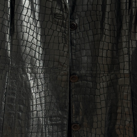 Dialogue 100% Embossed Croc Leather - Picture 3 of 3